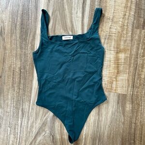 Aritzia Babaton Squareneck bodysuit